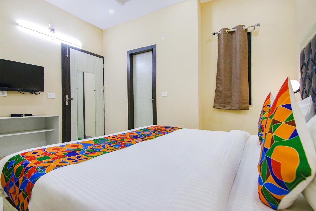 Fabhotel Ashok Vihar - Nr North Campus, Delhi University Нью-Дели Экстерьер фото