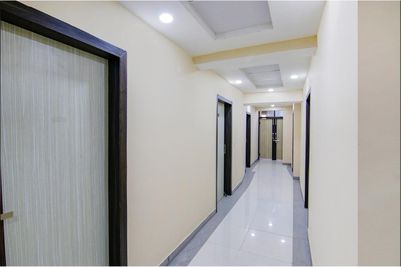 Fabhotel Ashok Vihar - Nr North Campus, Delhi University Нью-Дели Экстерьер фото